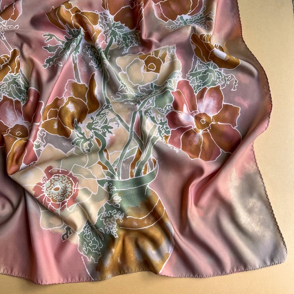 Vintage 1980s Mauve Flower Arrangement Print Scarf - Picture 1 of 9